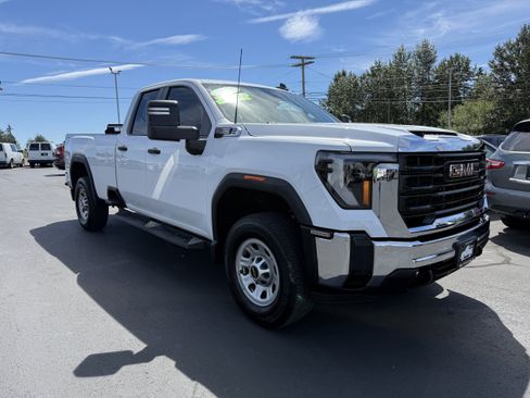 Used 2024 GMC Sierra 2500 Pro w/ Convenience Package AWD/4WD image 3