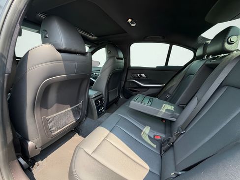 Used 2020 BMW 330i Sedan w/ Convenience Package RWD image 18