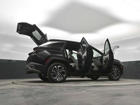 Certified 2025 Hyundai Tucson Limited AWD/4WD image 45