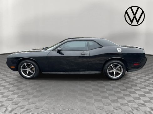 Used 2010 Dodge Challenger SE image 6