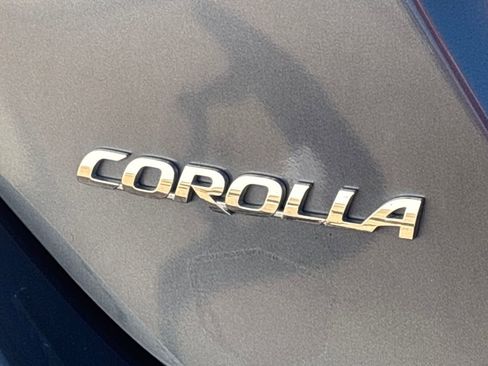 Used 2015 Toyota Corolla LE image 30