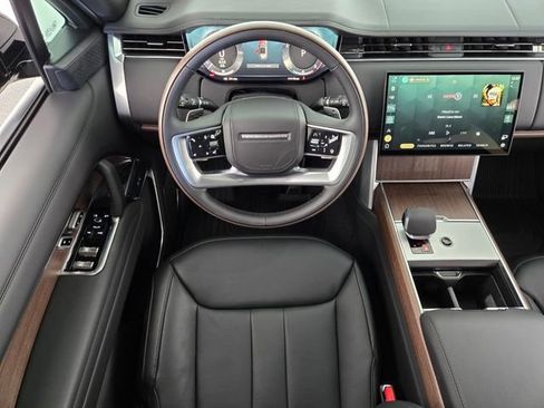 New 2026 Land Rover Range Rover Long Wheelbase Autobiography image 12