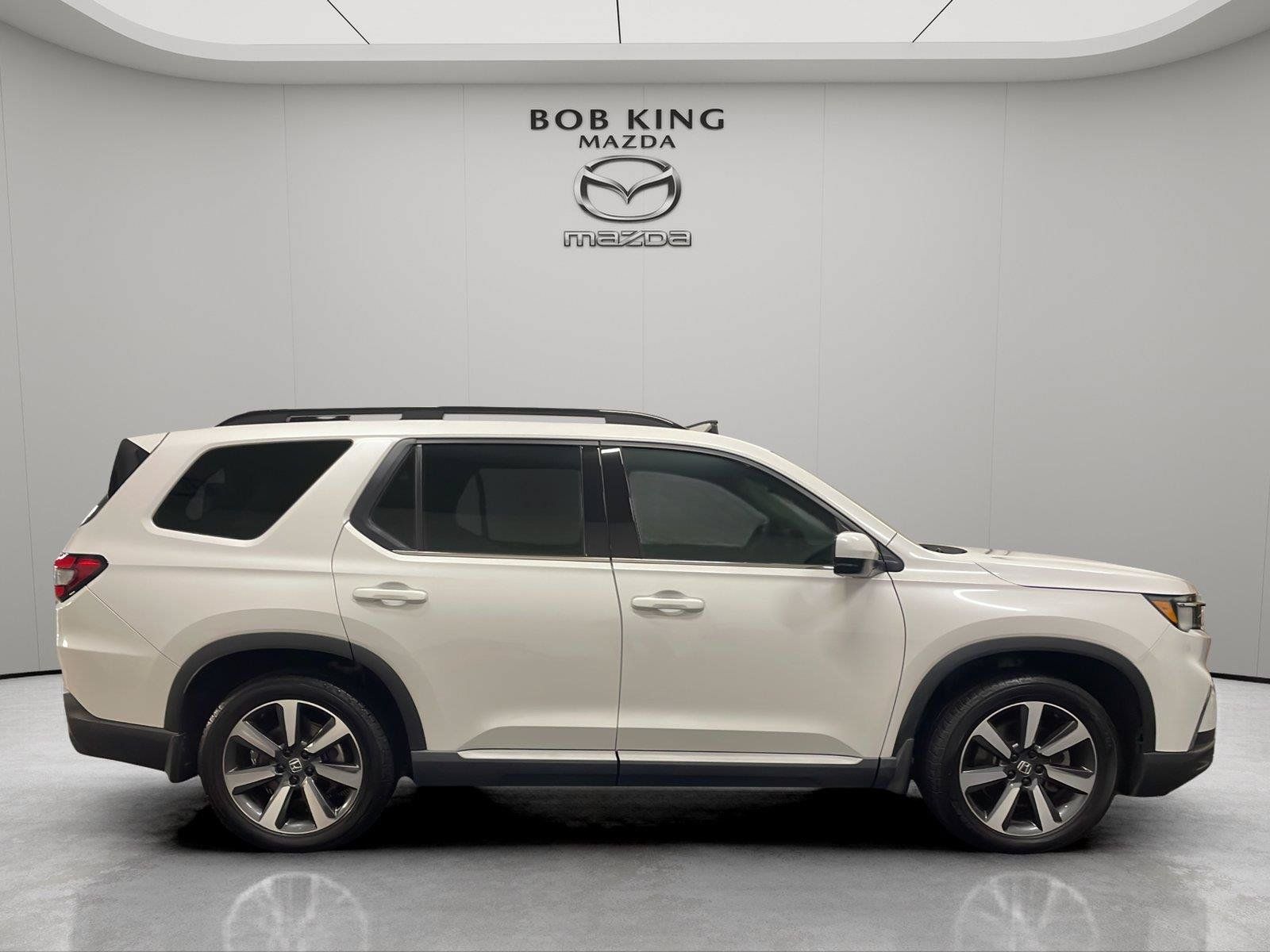 Used 2025 Honda Pilot Touring image 6