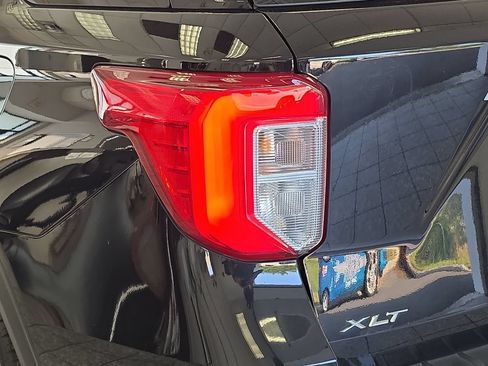 Certified 2023 Ford Explorer XLT w/ Equipment Group 202A AWD/4WD image 31