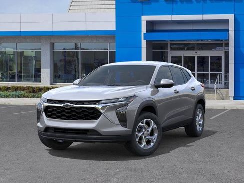 New 2026 Chevrolet Trax LS w/ LS Convenience Package FWD image 30