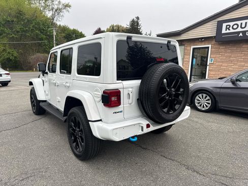 Used 2021 Jeep Wrangler Unlimited Sahara AWD/4WD image 12
