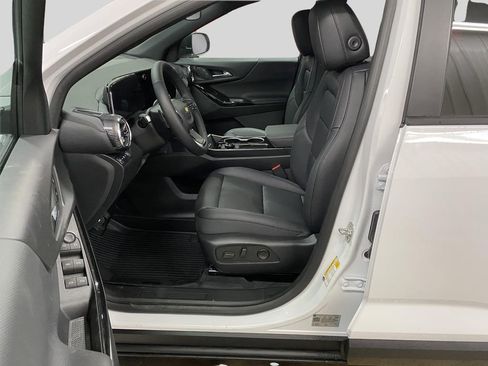 New 2026 Chevrolet Equinox LT w/ Convenience Package II image 13