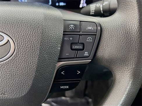 Used 2025 Toyota Camry LE image 30