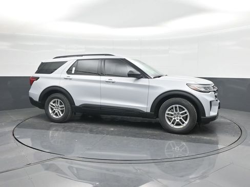 New 2026 Ford Explorer Active RWD image 11