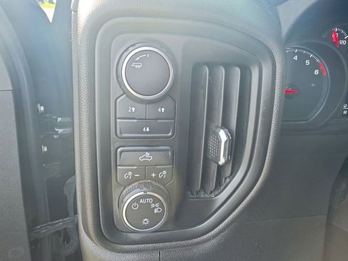 Used 2022 Chevrolet Silverado 2500 Custom w/ Infotainment Package AWD/4WD image 18