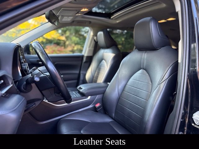 Used 2020 Toyota Highlander XLE AWD/4WD image 11