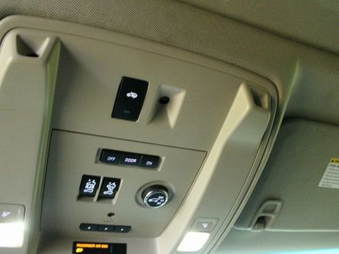 Used 2015 GMC Yukon XL Denali w/ Touring Package image 21