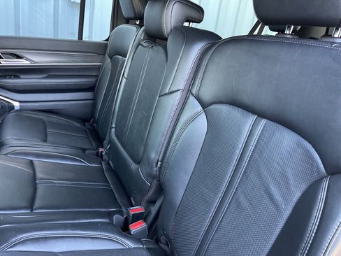 Used 2024 Jeep Wagoneer L Series II w/ Flexible Seating Group AWD/4WD image 35