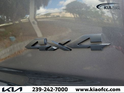 Used 2020 RAM 1500 Laramie AWD/4WD image 11