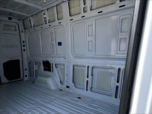 Used 2024 Mercedes-Benz Sprinter 2500 w/ Acoustic Package image 21