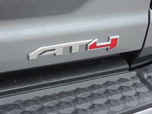 Used 2024 GMC Canyon AT4 w/ Technology Package AWD/4WD image 5