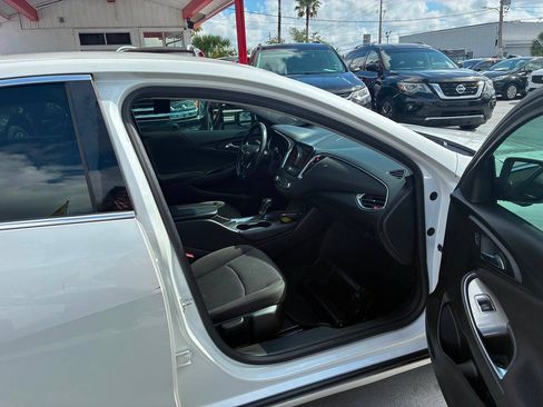 Used 2018 Chevrolet Malibu LT FWD image 5