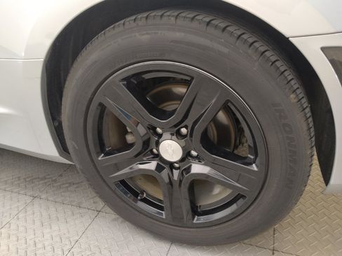 Used 2019 Chevrolet Camaro LT RWD image 31