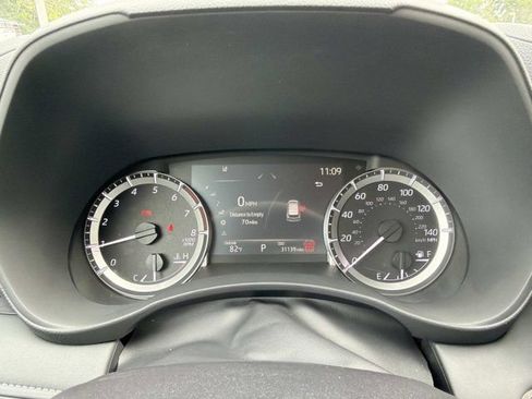 Certified 2025 Toyota Highlander LE FWD image 27