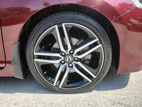 Used 2017 Honda Accord Sport image 9