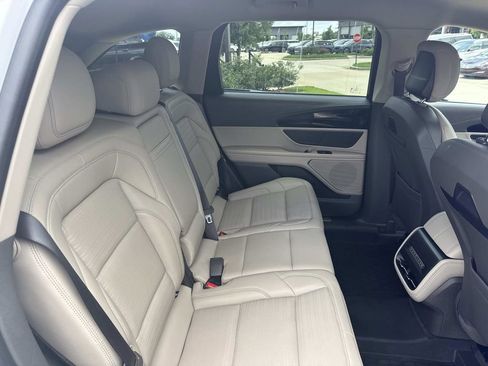 Used 2024 Lincoln Nautilus Reserve AWD/4WD image 9