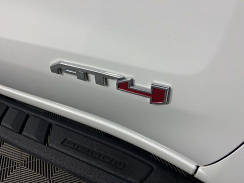 Used 2022 GMC Sierra 1500 AT4 w/ AT4 Premium Package image 3