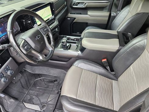 Used 2024 Chevrolet Silverado 1500 ZR2 w/ Technology Package AWD/4WD image 4