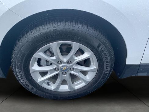 Used 2018 Chevrolet Equinox LT FWD image 19