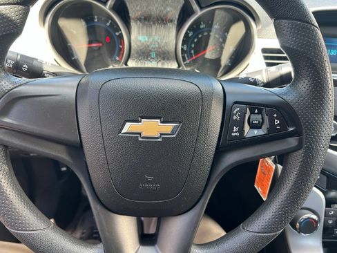 Used 2015 Chevrolet Cruze LS FWD image 51