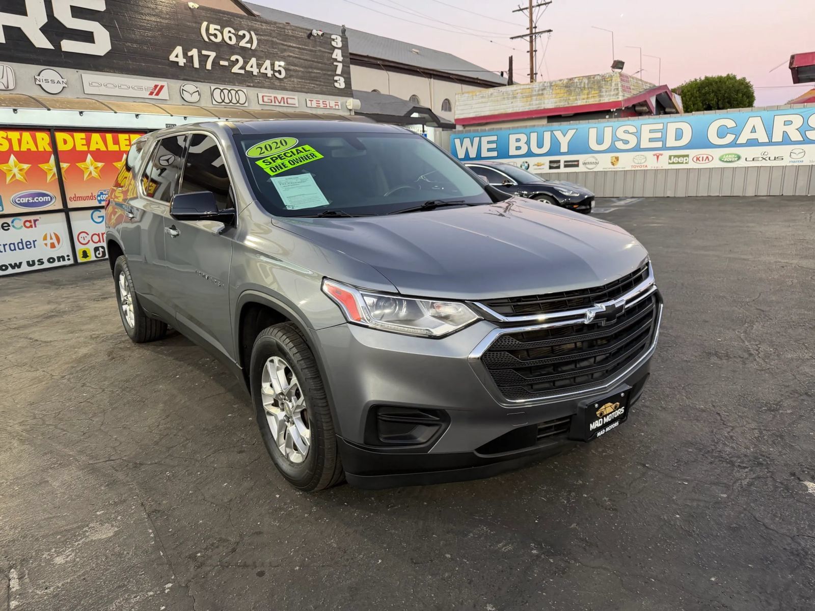 Used 2020 Chevrolet Traverse LS w/ LPO, Cargo Package FWD image 2