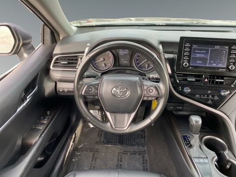 Used 2024 Toyota Camry SE FWD image 12