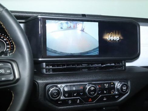 Used 2024 Jeep Wrangler Unlimited Sport AWD/4WD image 35