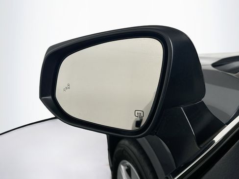 Used 2022 Toyota Highlander LE image 16