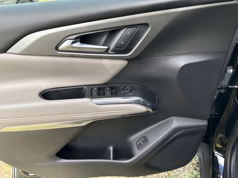 Used 2025 Chevrolet Traverse LT image 20