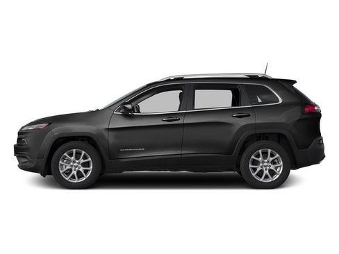 Used 2017 Jeep Cherokee Latitude w/ Comfort/Convenience Group AWD/4WD image 3