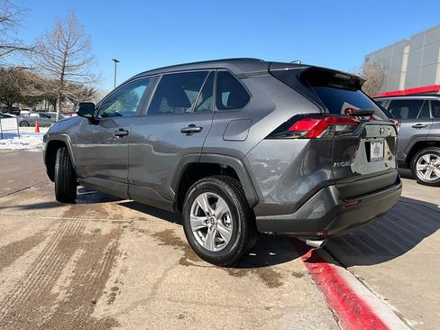 Used 2025 Toyota RAV4 XLE image 8