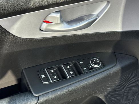 Used 2023 Kia Forte LXS w/ LXS Technology Package FWD image 29