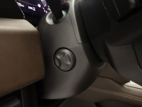 Used 2025 GMC Yukon Denali Ultimate AWD/4WD image 33