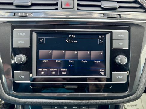 Used 2018 Volkswagen Tiguan S image 16