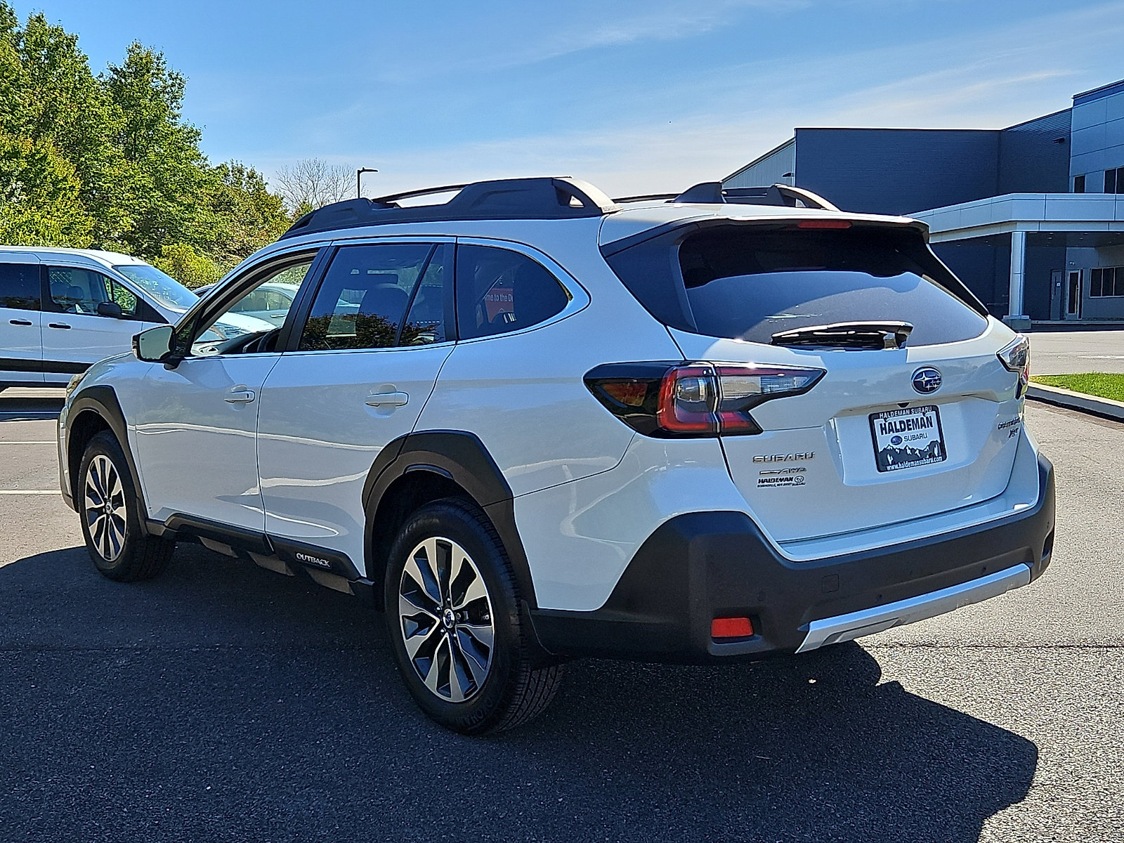 Certified 2024 Subaru Outback Limited XT AWD/4WD image 4