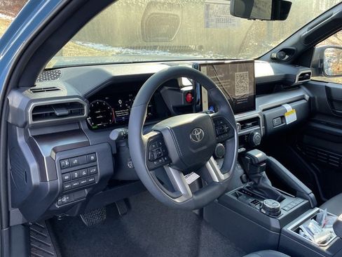 Used 2025 Toyota 4Runner TRD Off-Road Premium image 4