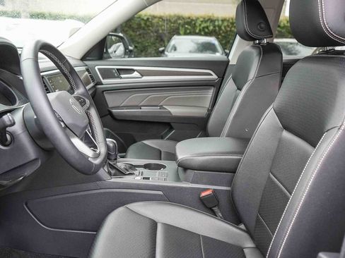 Used 2021 Volkswagen Atlas SE image 17