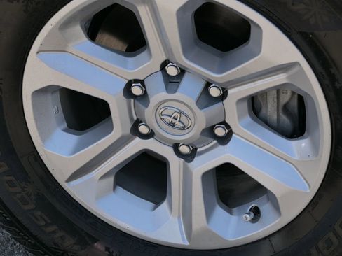 Used 2022 Toyota 4Runner SR5 Premium AWD/4WD image 11