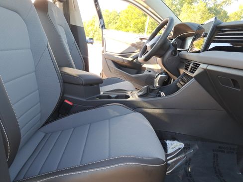 New 2026 Volkswagen Jetta SE image 10