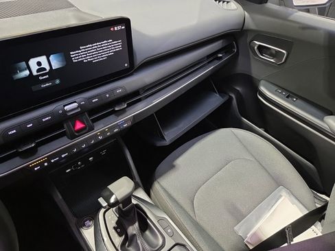 Used 2025 Kia K4 LXS image 3