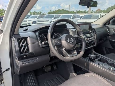 Used 2023 Nissan Pathfinder S AWD/4WD image 32