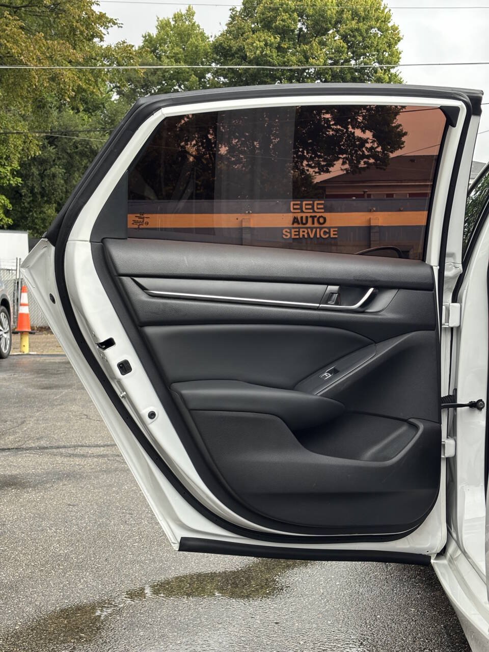 Used 2018 Honda Accord Sport image 11