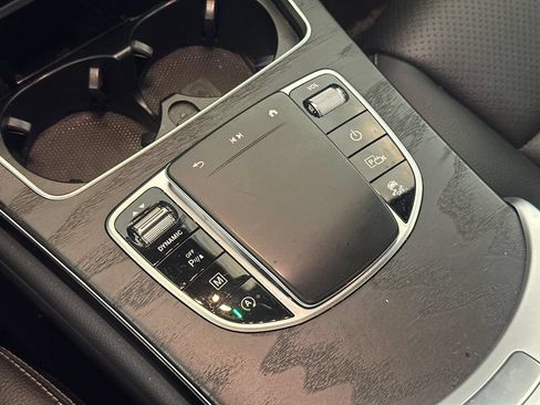 Used 2022 Mercedes-Benz GLC 300 image 7