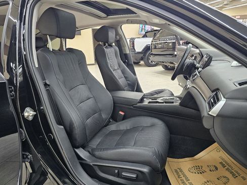 Used 2018 Honda Accord Touring image 19