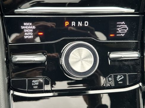 Used 2024 Jeep Grand Cherokee L Overland w/ Advanced Protech Group III image 32